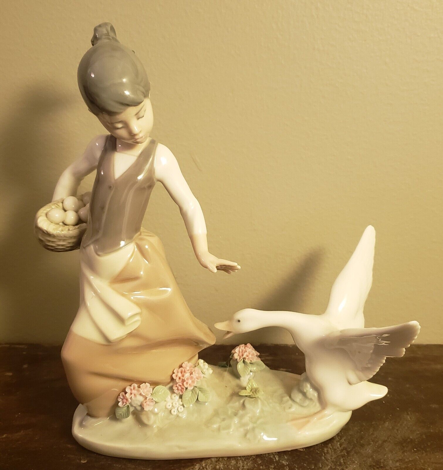 Lladro Girl With Basket \