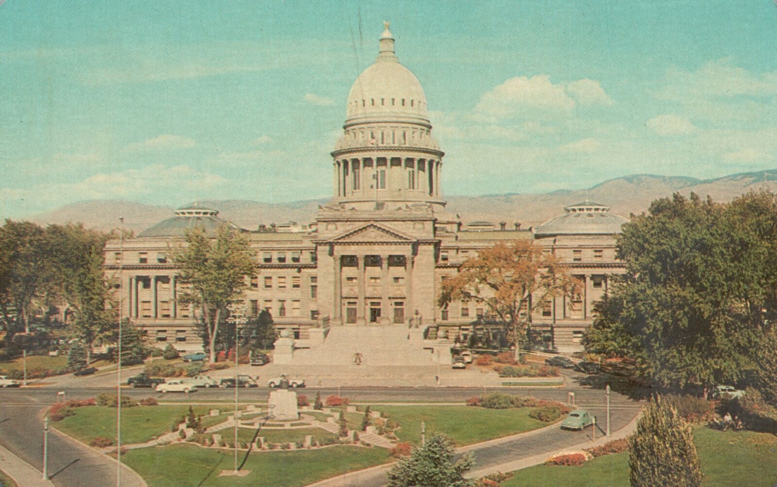 Boise Idaho ID, State Capitol, Bird Life, The Ross Hall Studio, Vintage Postcard