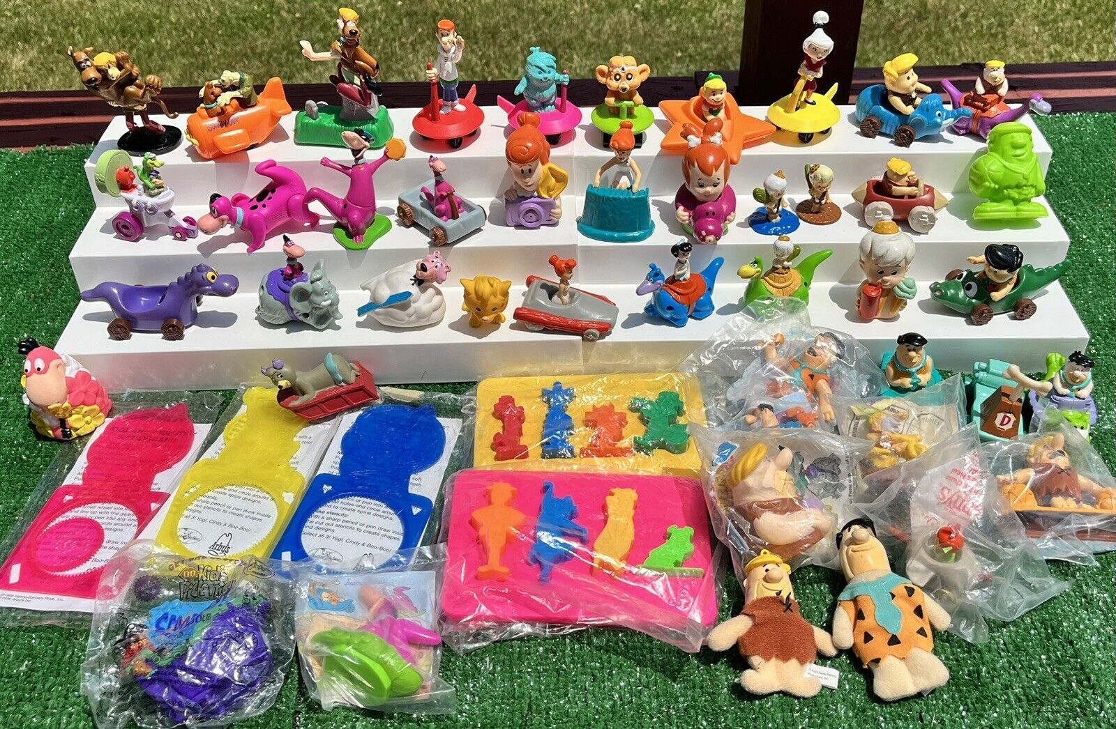 50 Hanna Barbera Toys Flintstones Jetsons Yogi Scooby Doo Quick Draw Dino