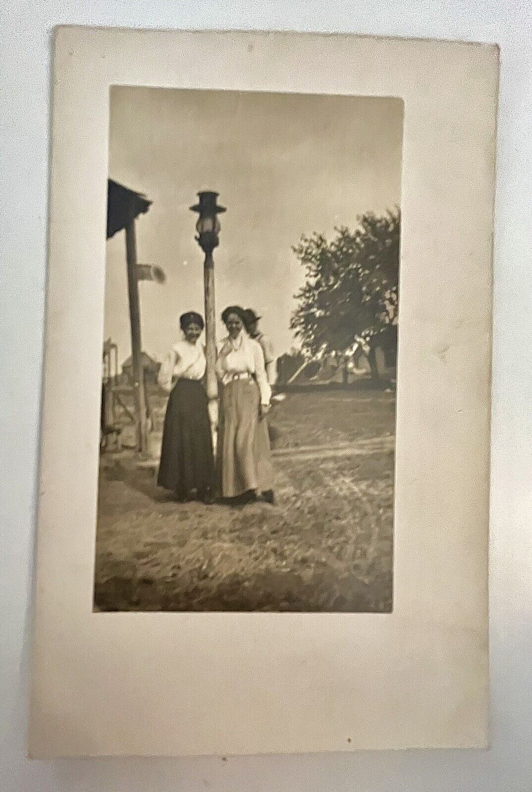 Postcard ANTIQUE c1908 Attractive Ladies in Long Dresses posing by Lamp Post