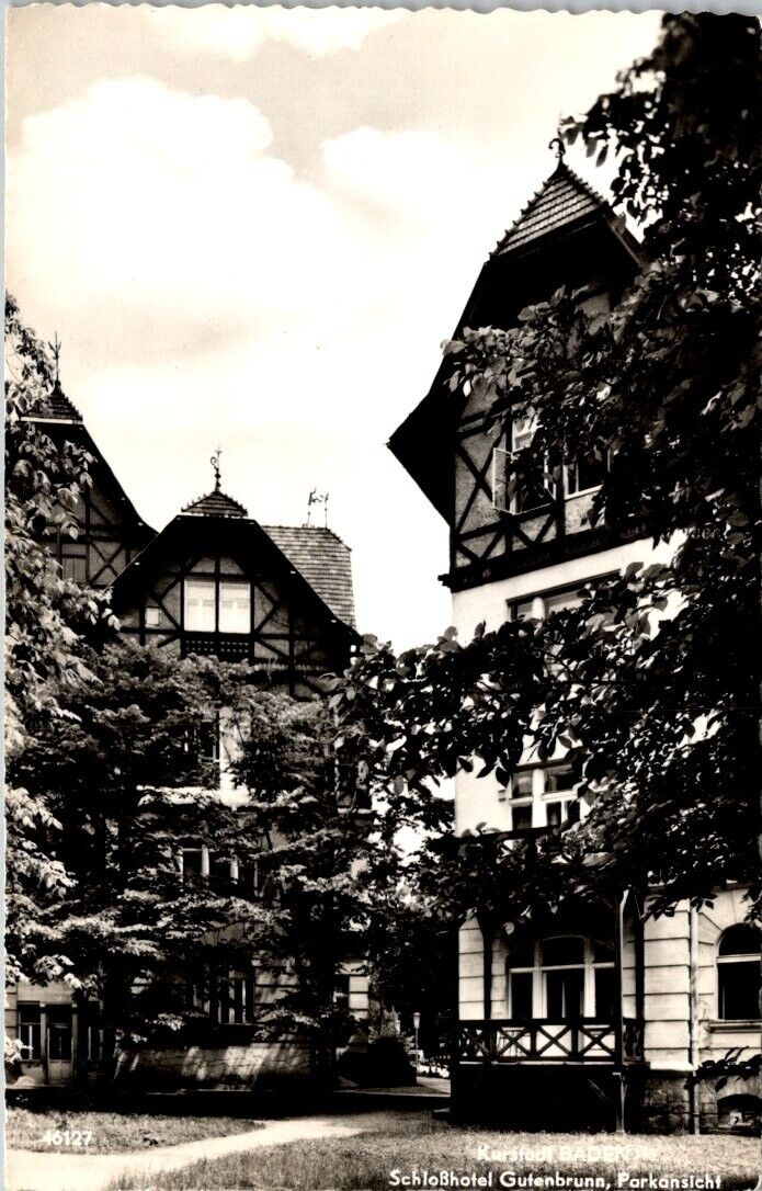 Vintage Real Photo Postcard -  Schloßhotel Gutenbrunn, Parkansicht Austria unpos