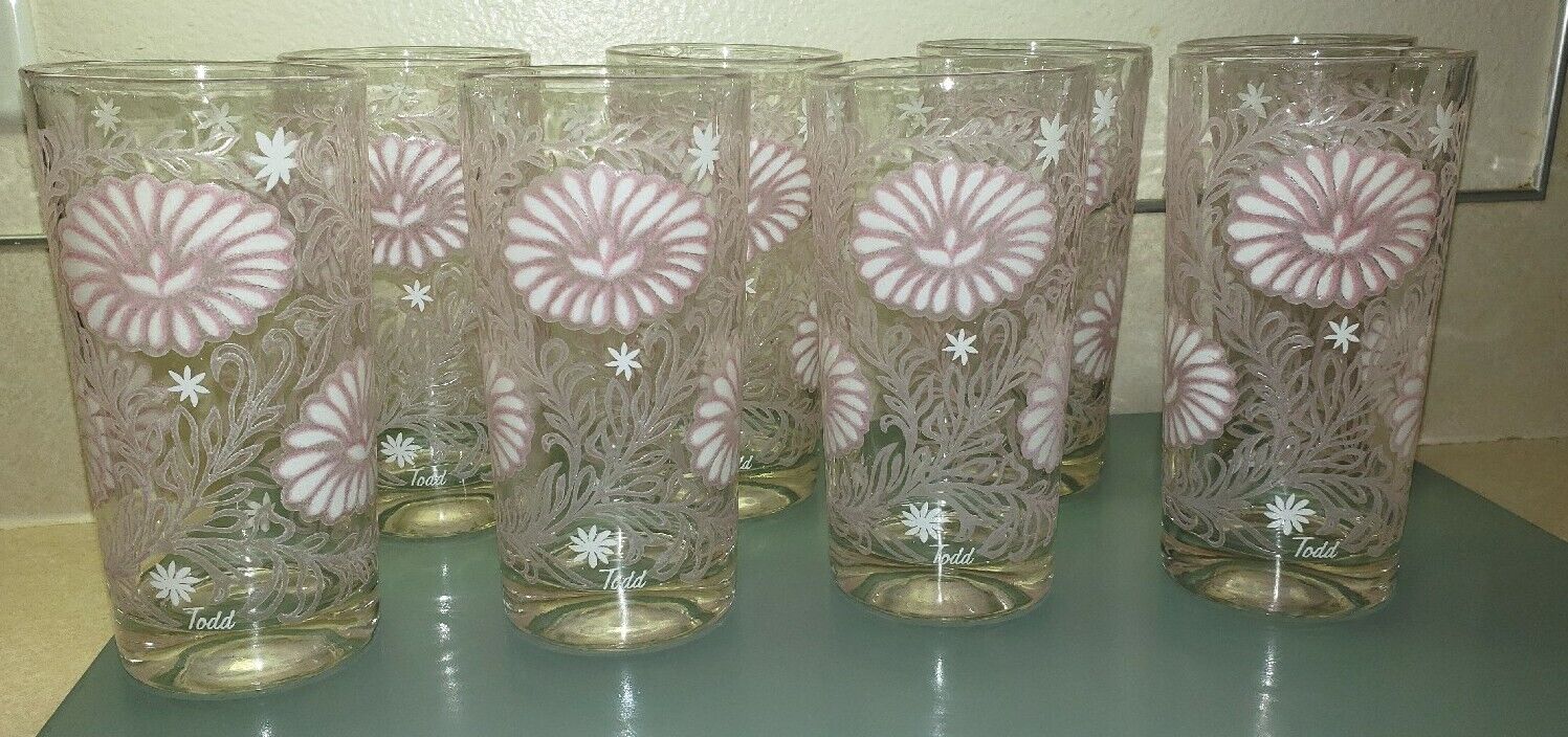 Todd Glasses 8 Oz Pink Daisy With Some Iridescence.  Beautiful And Perfect.
