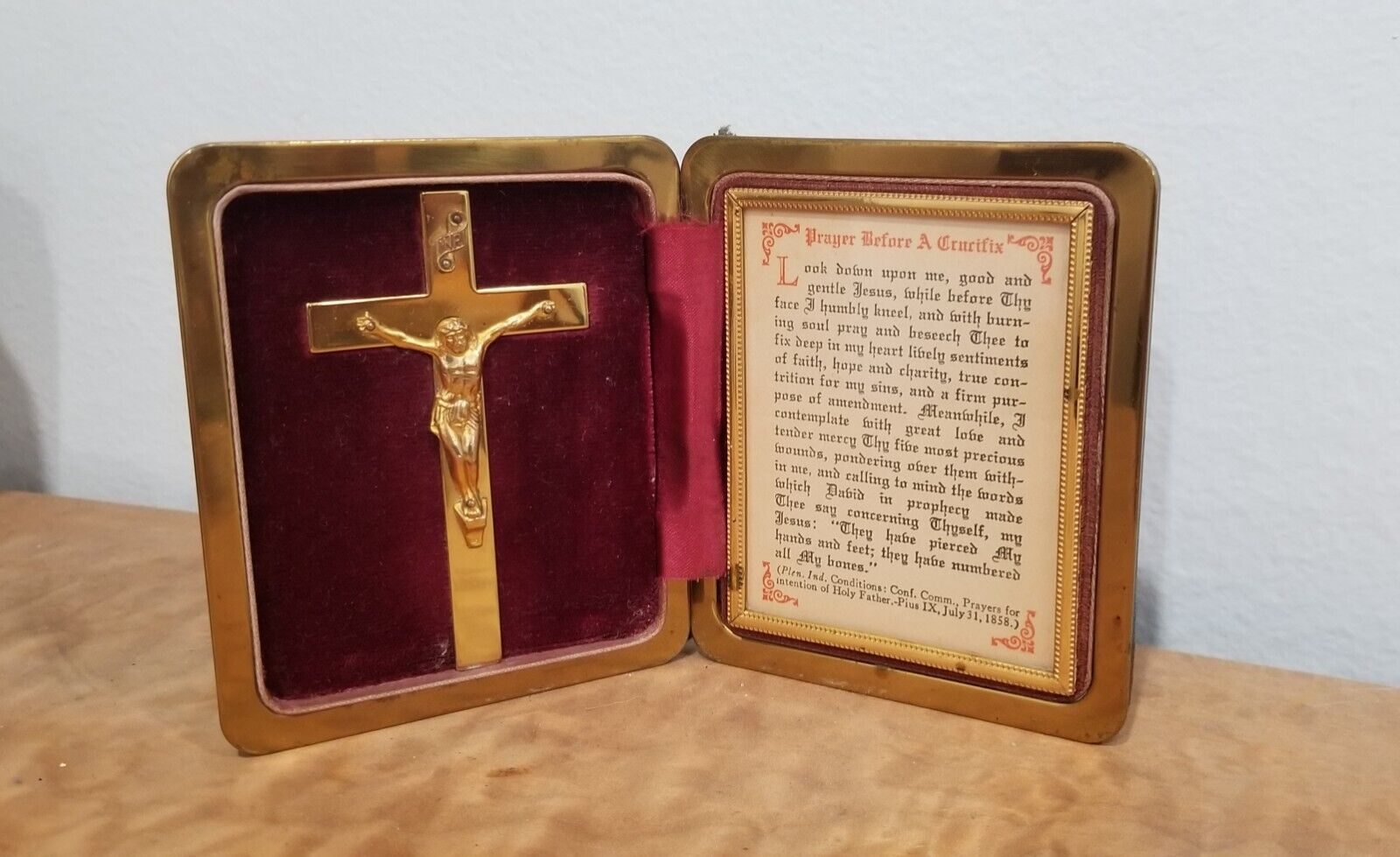 Antique Travellers Shrine Leather Case Gilt Metal Crucifix Cross Catholic Priest