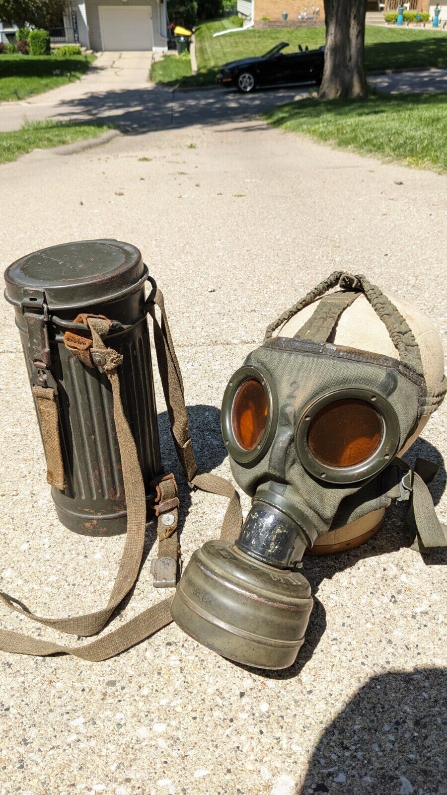 WW2 German 1940s M31 Gas Mask with Canister and Straps