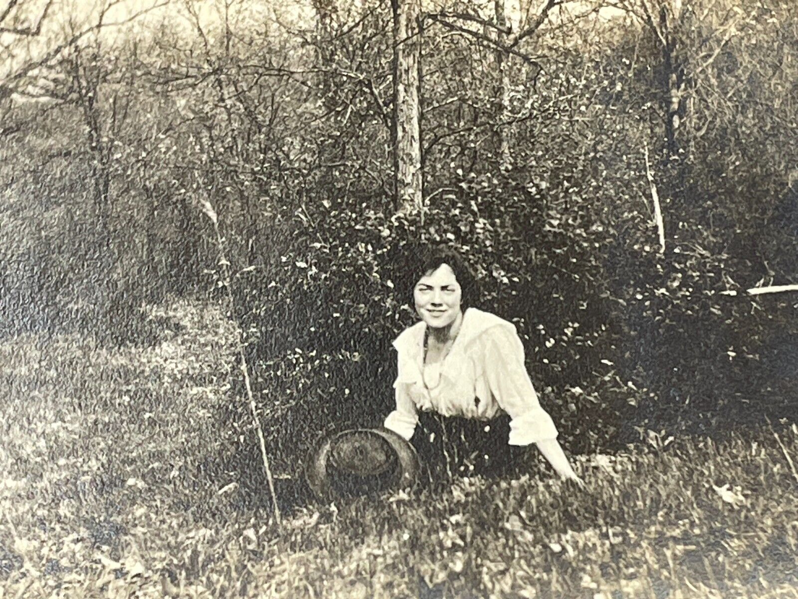 IF Photograph Pretty Lovely Beautiful Woman 1918 Posing In Country Woods 