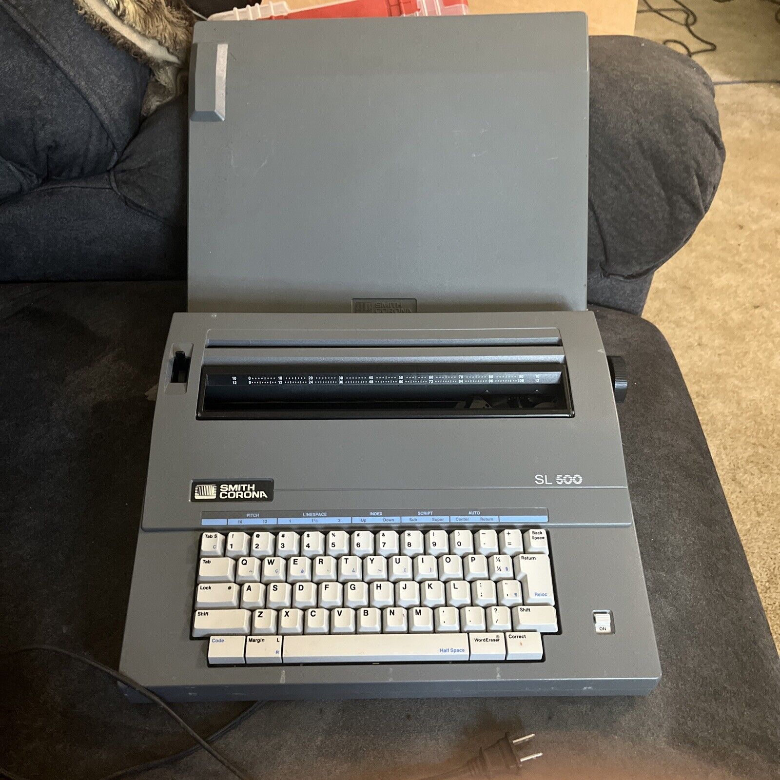 Smith Corona SL-500 Electric Typewriter With Cover