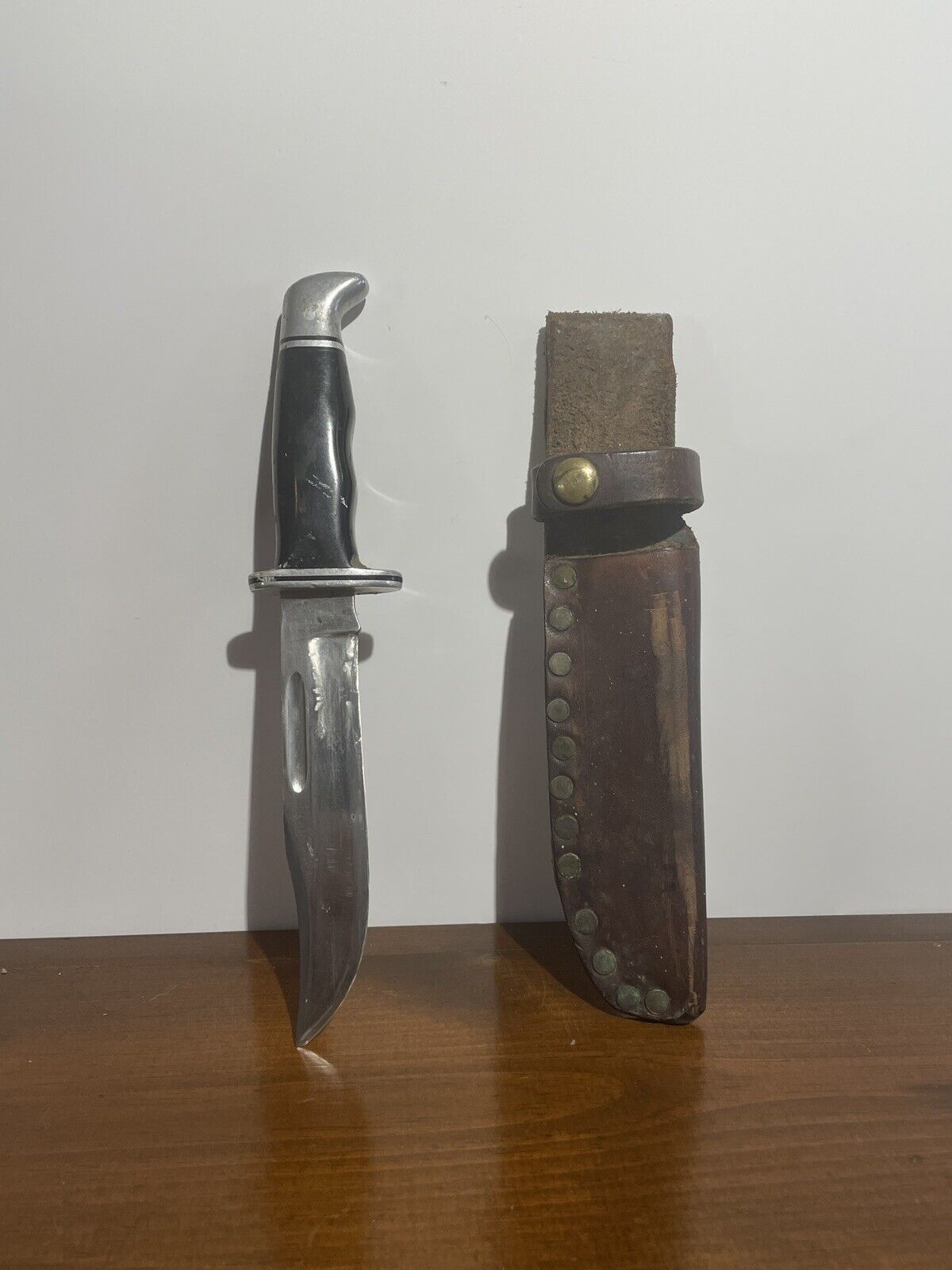 Vintage Buck Knife #119 w/ brown sheath