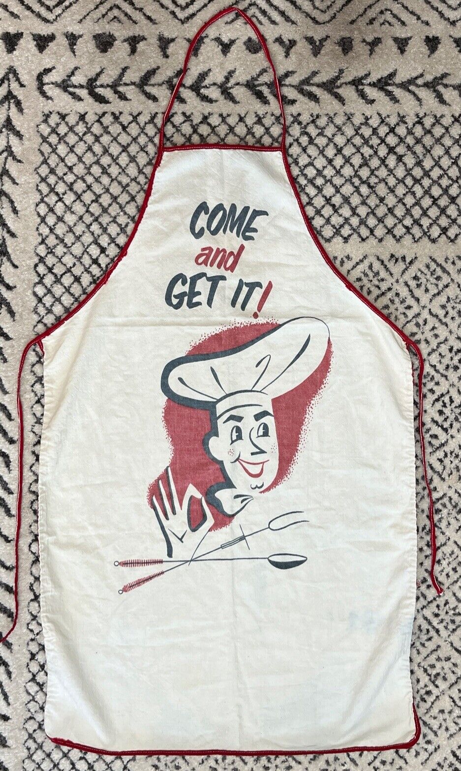 1950’s MCM Vintage Come And Get It Cookout Apron Chef With Barbecue Tool