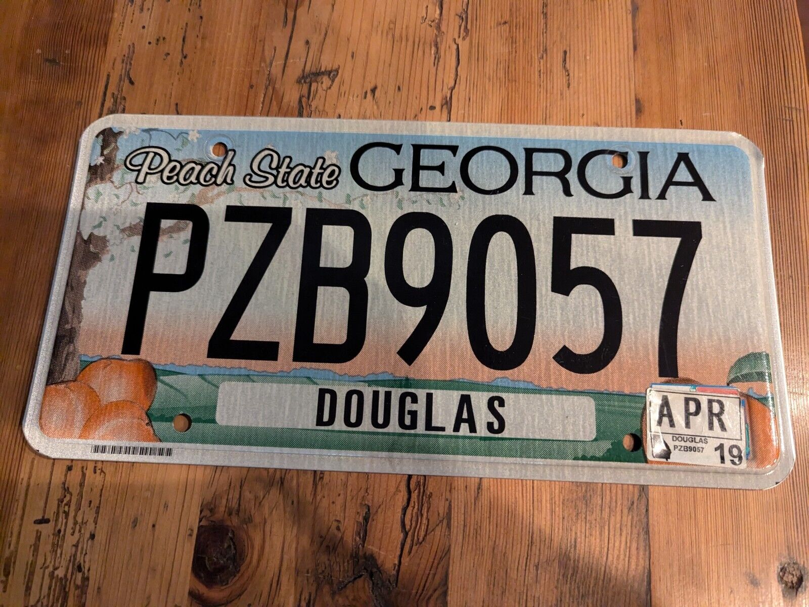 Expired 04/2019 GEORGIA LICENSE PLATE Douglas COUNTY PEACH STATE