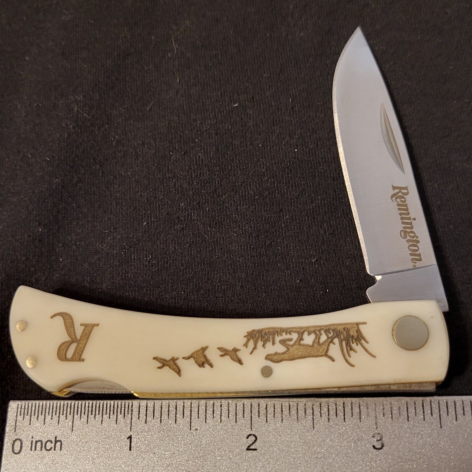 Remington Knife Lockback Sod Buster Smooth White Bone Scrimshaw Handles
