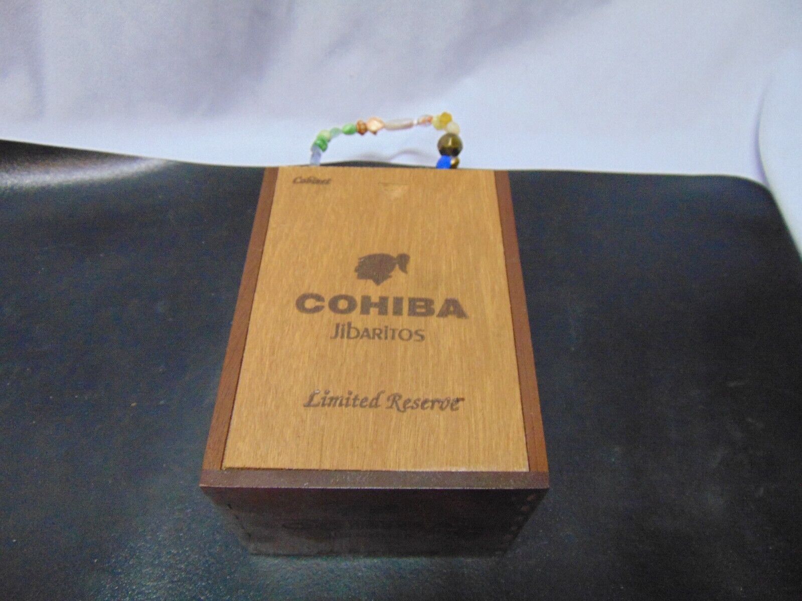 vintage Cohiba Jibaritos Limited Reserve wooden carrying case w/ beaded handle