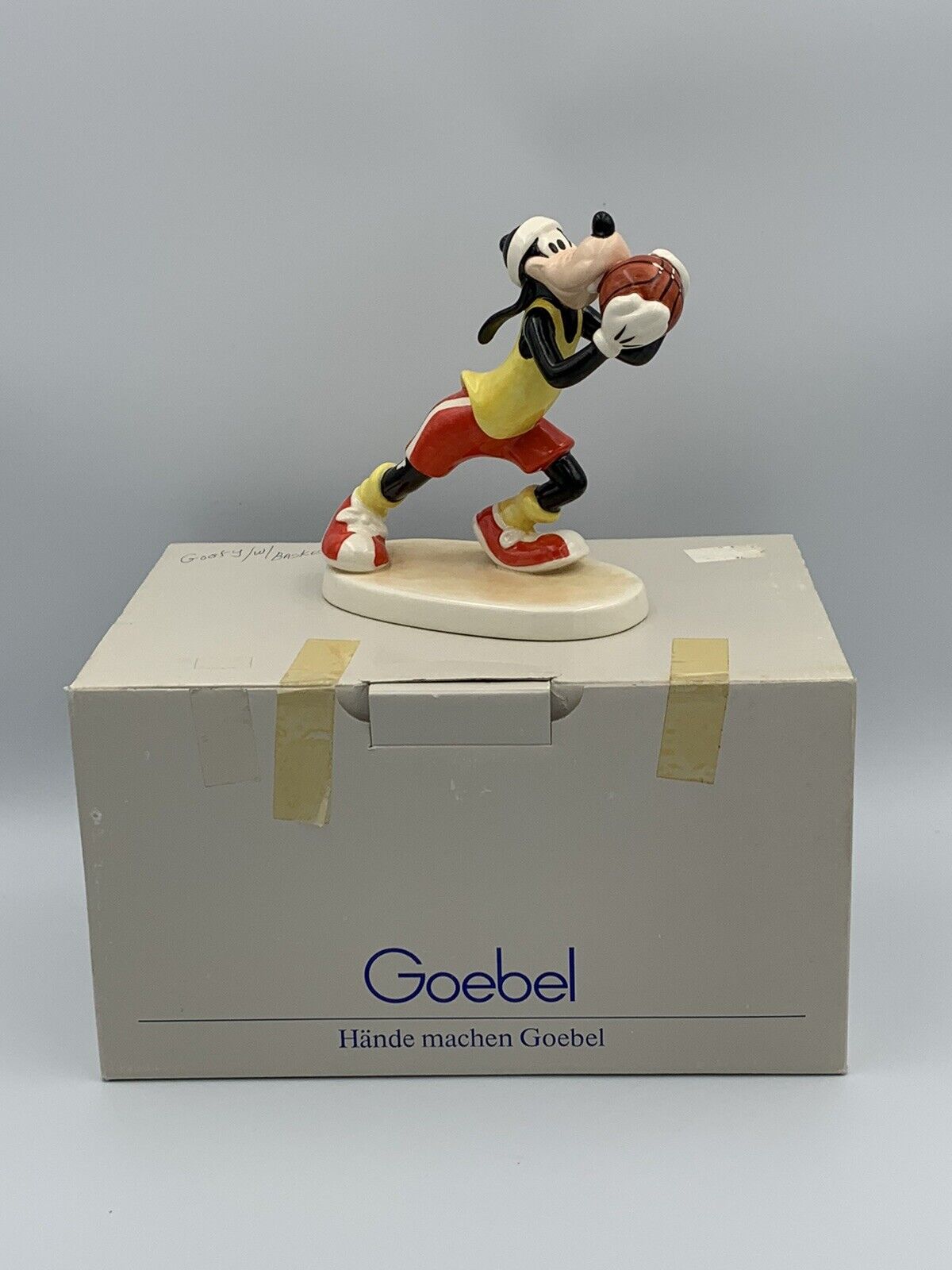 Goebel Walt Disney Goofy Basketball Figurine W/Box