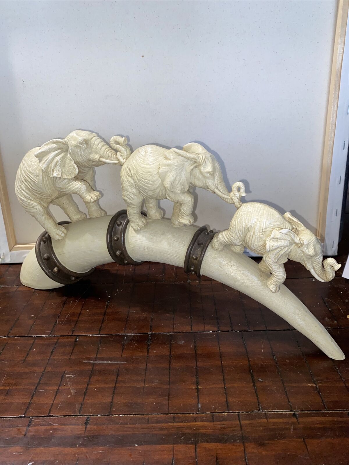 Preowned , CARVED CASTING OF 3 LUCKY ELEPHANTS OVER TUSK BRIDGE, VINTAGE