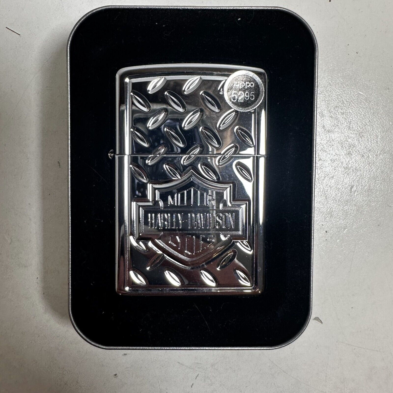 Zippo 2005 Harley Davidson Deep Carved Diamond Plate Chrome Oil Lighter with Box