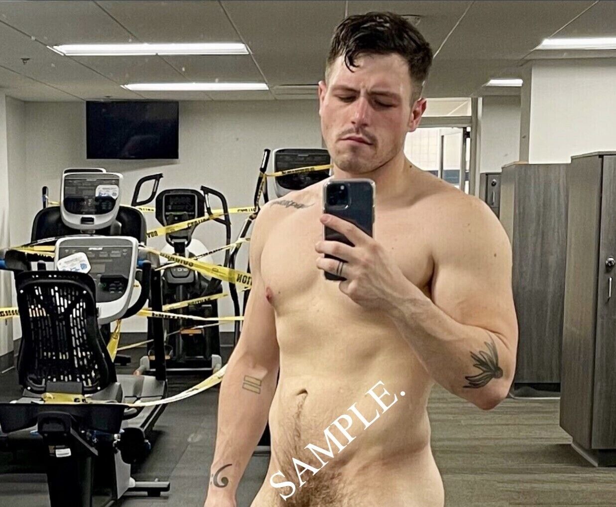 Muscular Gay Man Naked Beefcake Hot Male Butt Shirtless Jock HD 8X10 Photo M440