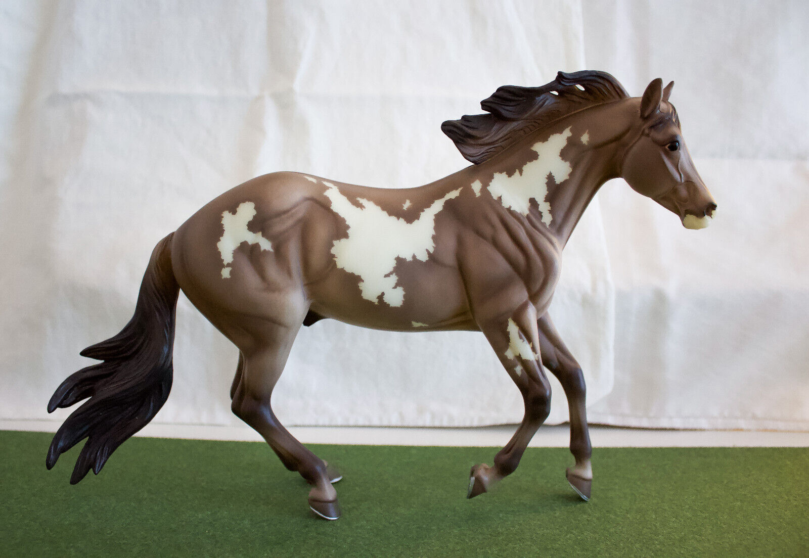 Breyer Horse Platinum Star Breyerfest 2014 Special Run Latigo #711184