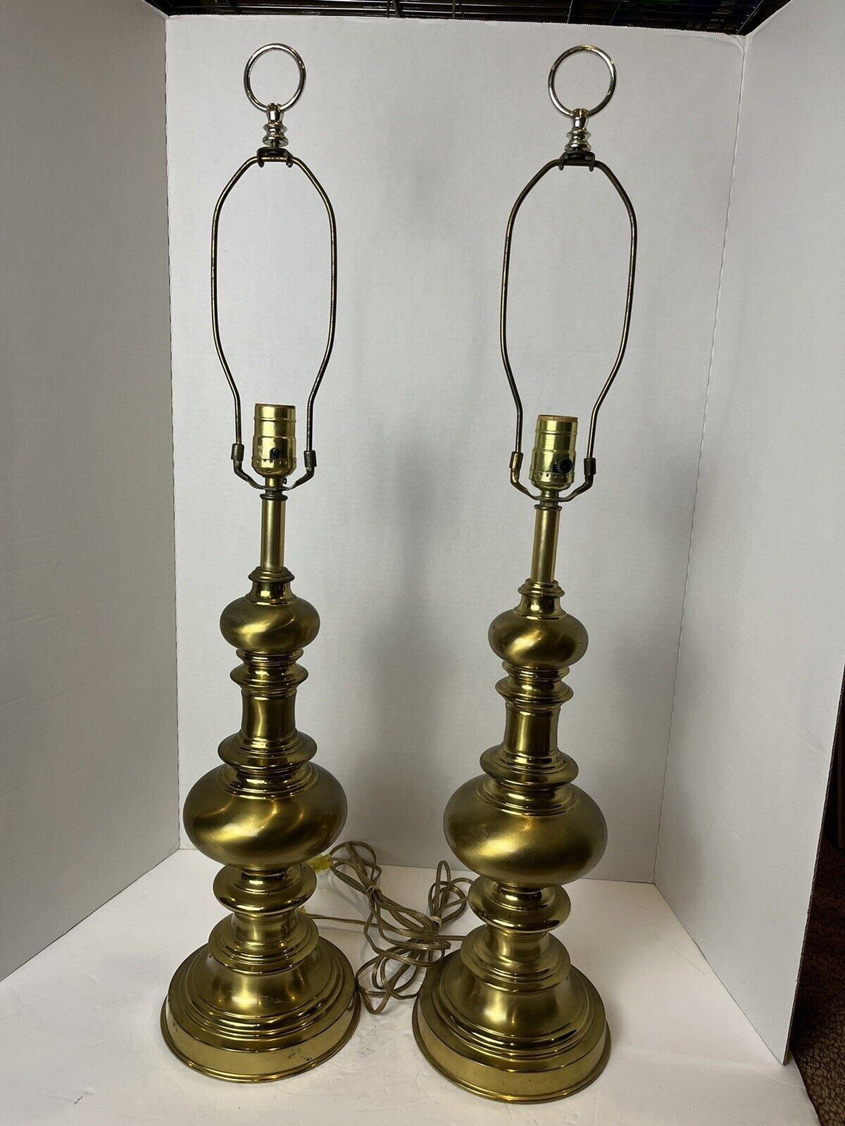 Vintage Pair (2) of Heavy Brass table lamps, lumiere 31
