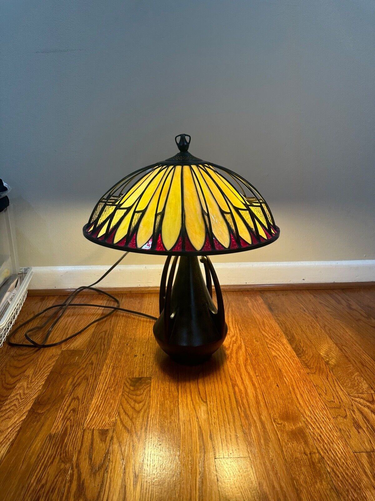 Antique Leaded Art Table Lamp