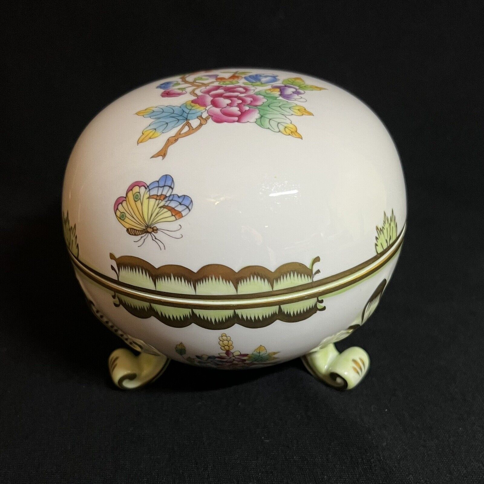Herend Hvngary Hand painted Gilded Trinket Jewelry Box G1811VBO #22.