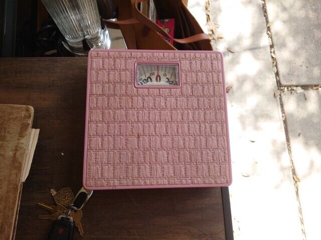 Vintage Counselor Bathroom Scale, Mid Century Metal Woven Tiki Style 1950’s.Pink