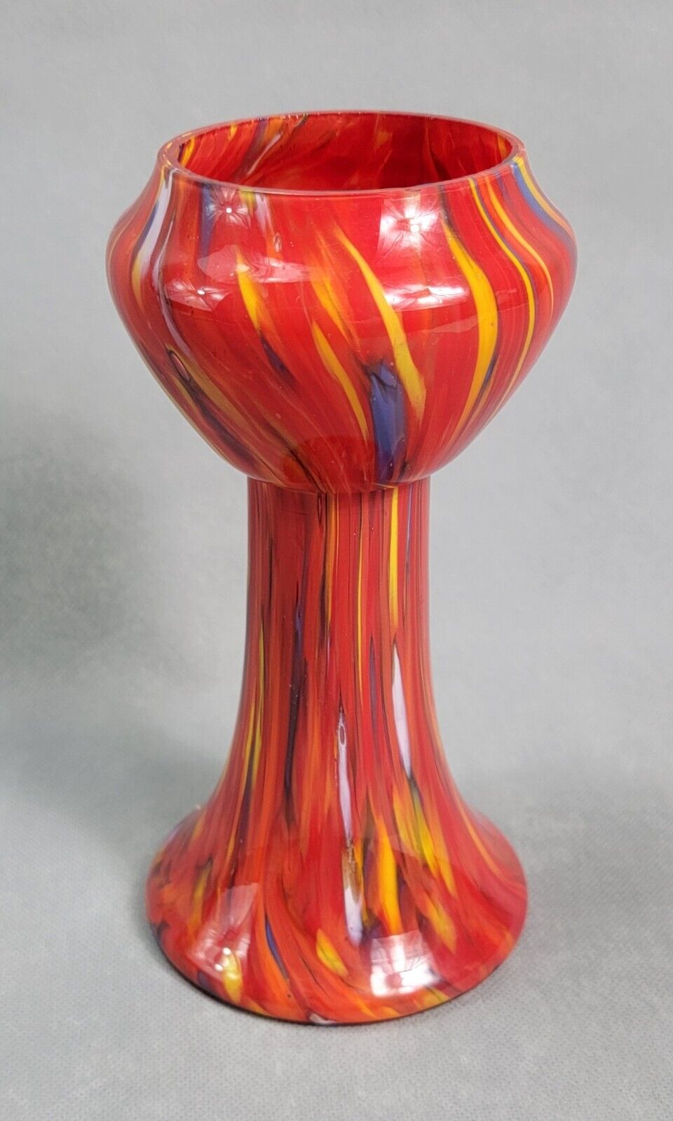 Vintage KRALIK HYANCINTH Hand Crafted CZECH Glass TANGO RED Vase 7\