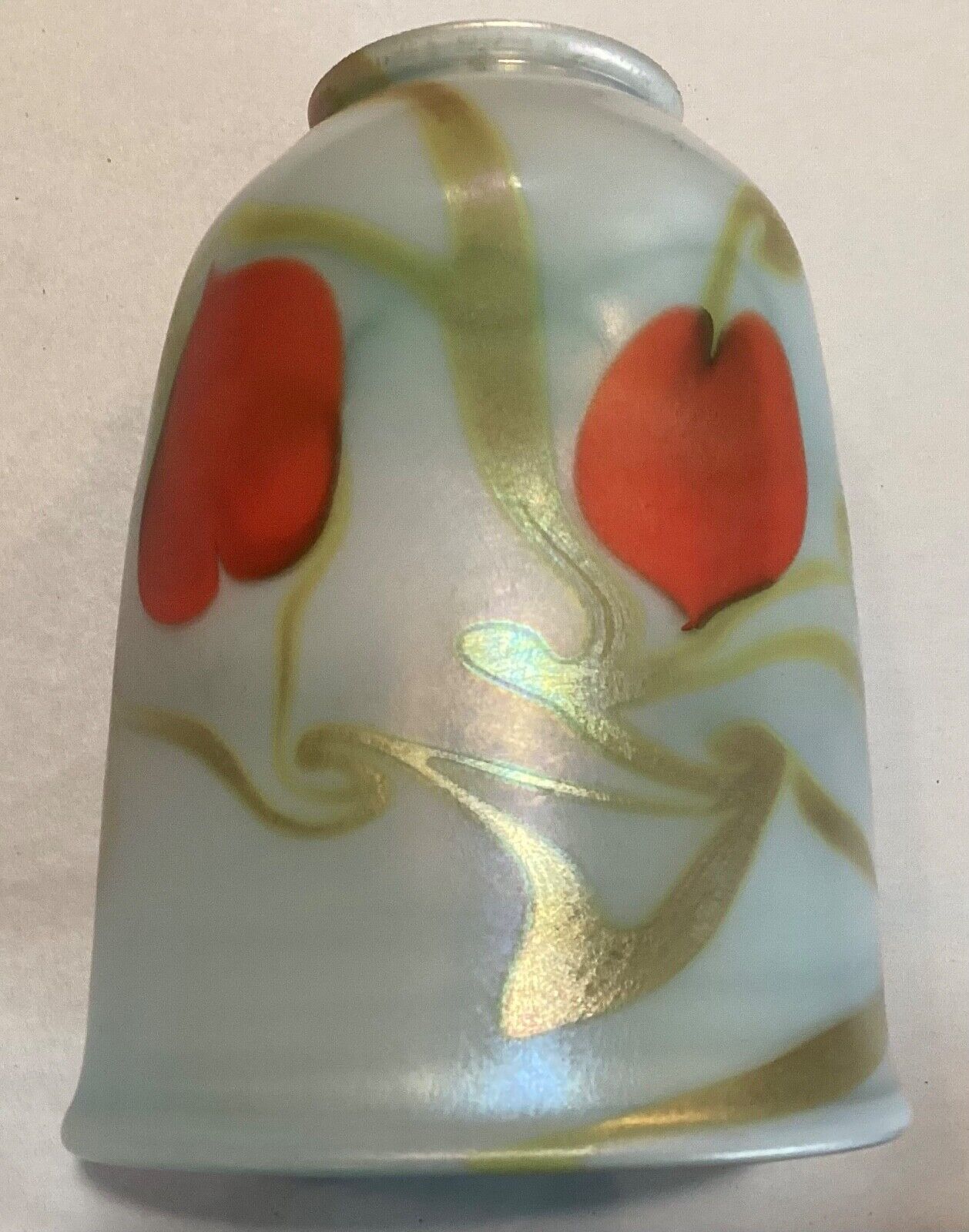 Outstanding Signed Vandermark 1979 Art Glass Lamp Shade Heart & Vine Design