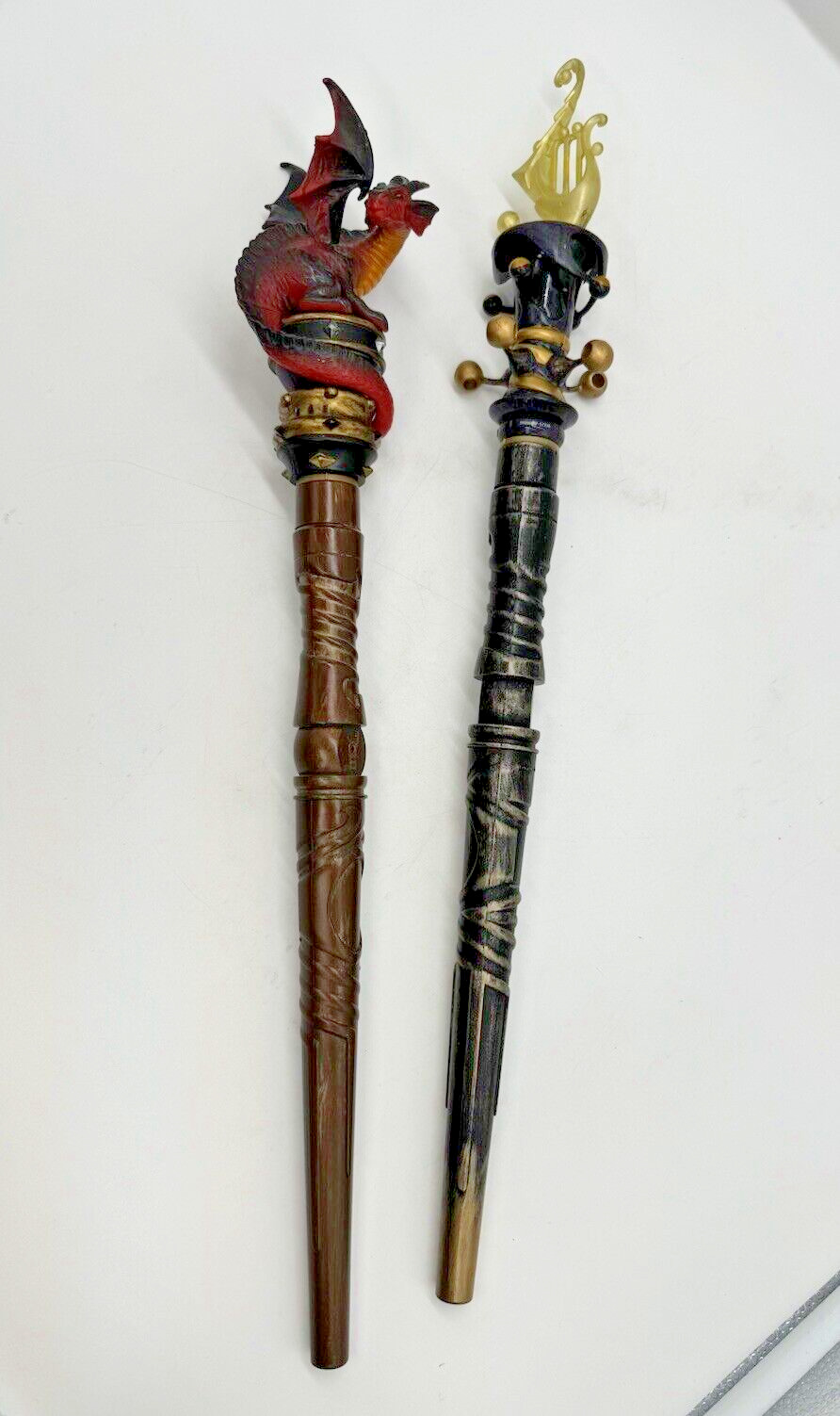 Magiquest Great Wolf Lodge Red Dragon Gem & Trixter's Crown Harp Wands & Toppers