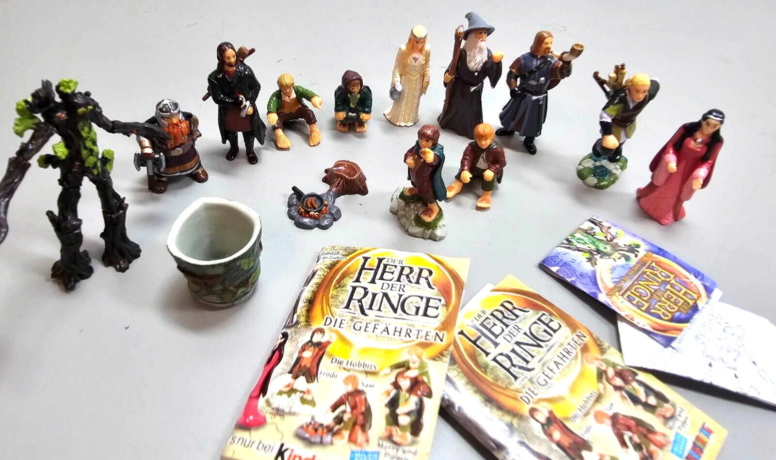 35PCS Lord of The Rings Kinder Figurines Collections, EXC Condtition