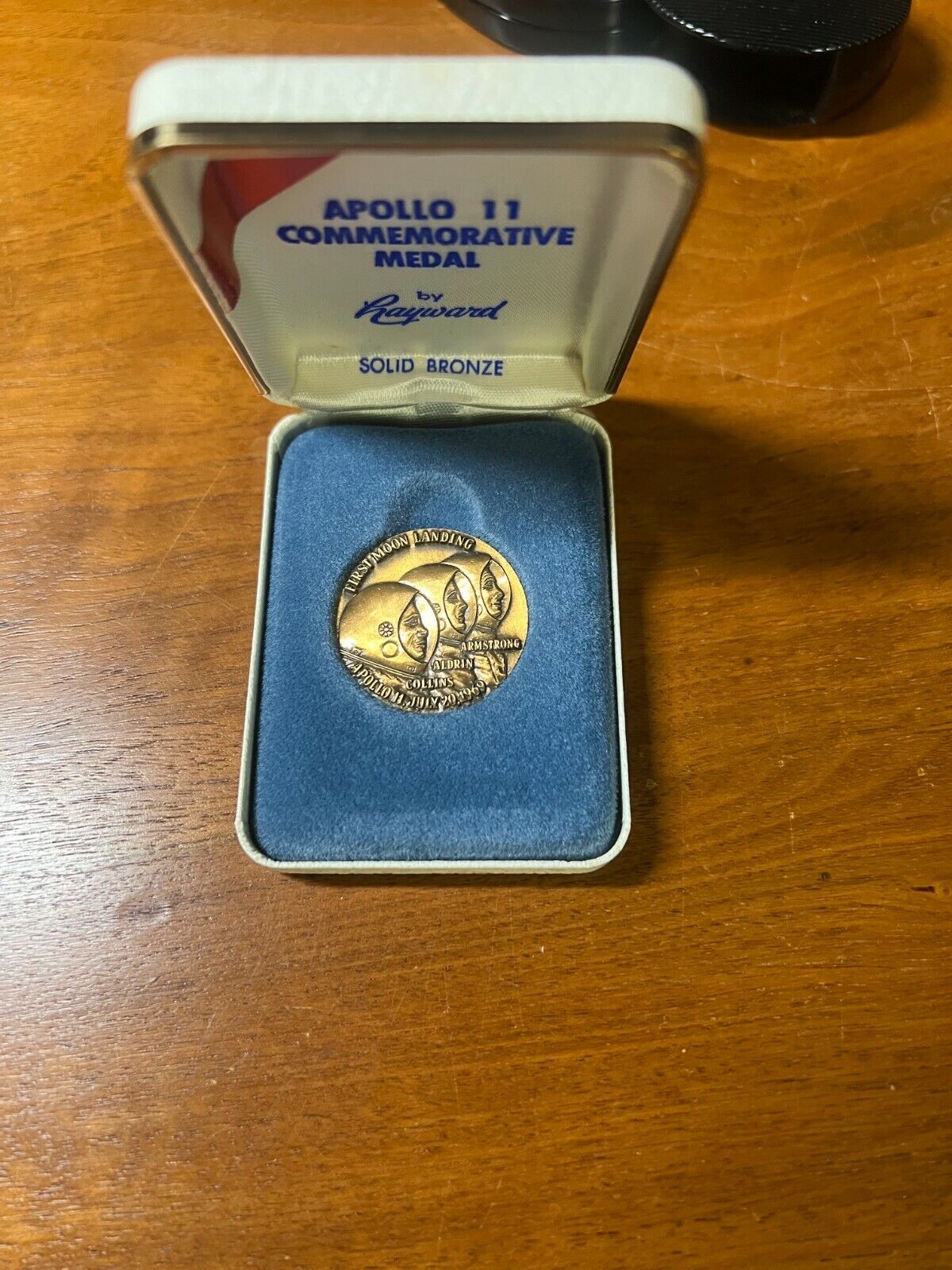 Apollo II   special medal by hayward - Collins, Aldrin & Armstrong