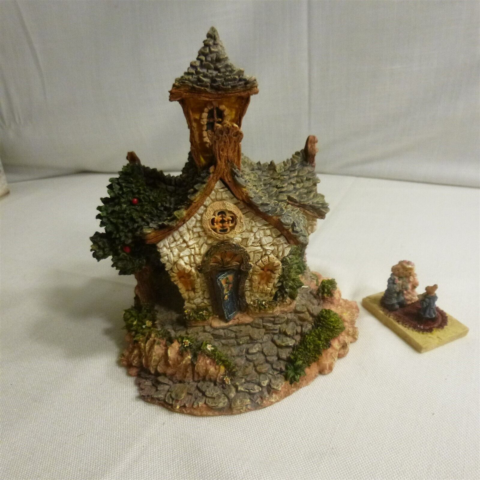 The Chapel in the Woods 19003 / Boyds Bearly-Built Villages 2000
