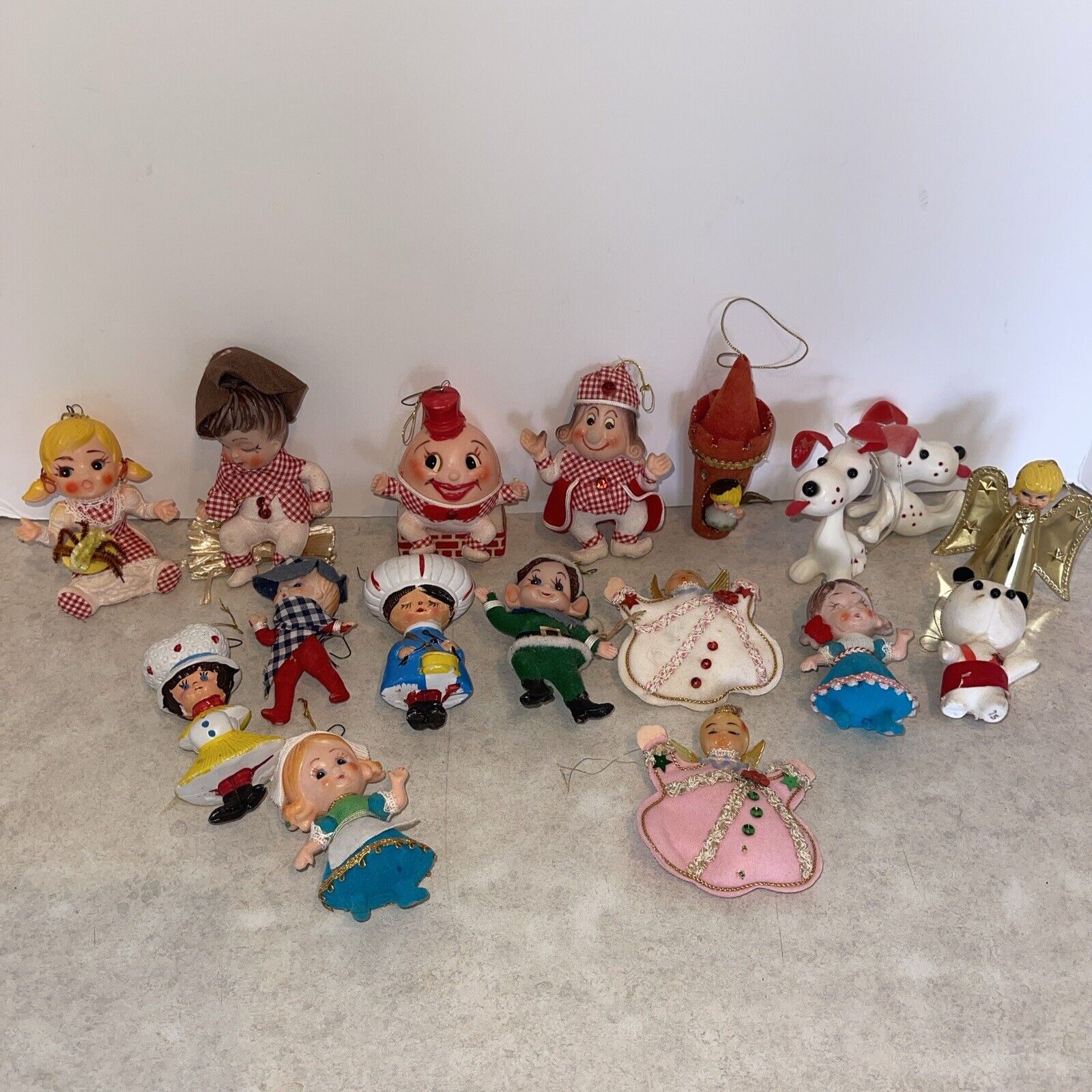 Lot 17 Vtg Christmas Ornaments Plastic Face Humpy Snoopy King Cole Elf 60’s 