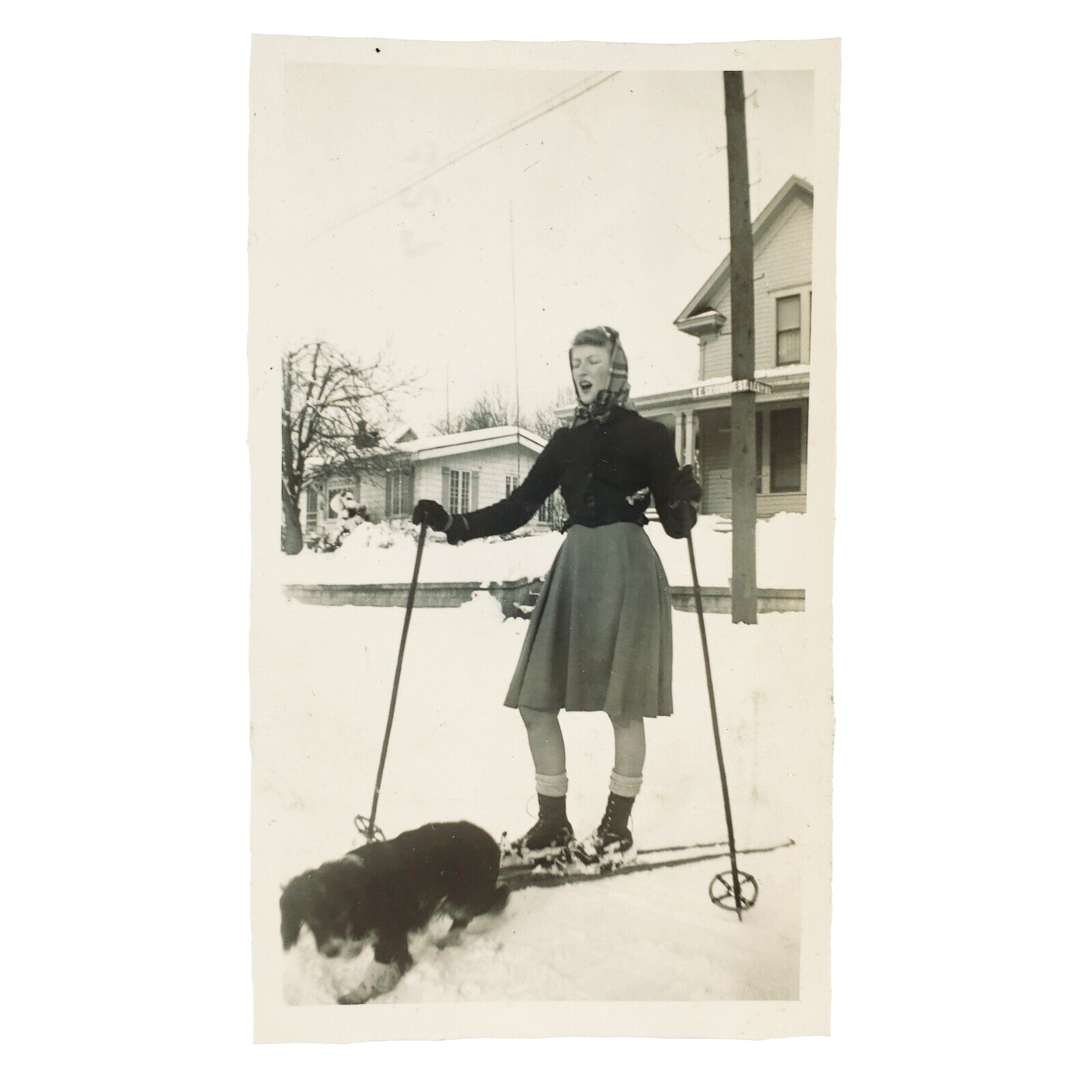 Cross-Country Skiing Woman Snapshot 1930s Portland Oregon Skidmore Street B3519