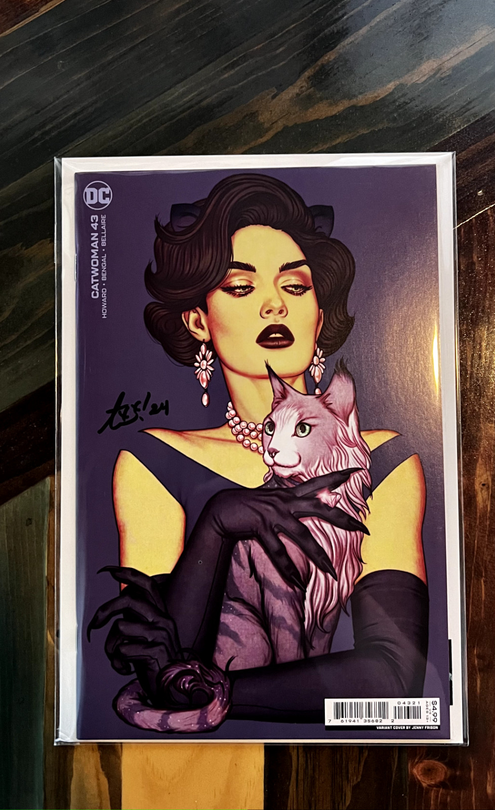 (2022) Catwoman #43: JENNY FRISON VARIANT COVER SIGNED BY HOWARD W/COA