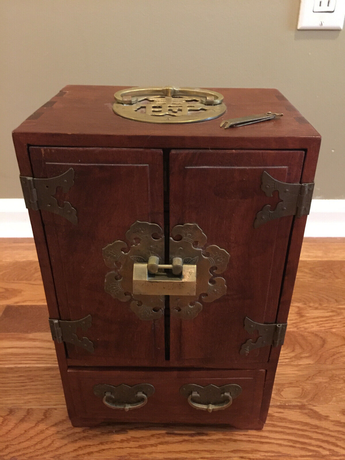 VTG Chinese Huali wood 5 drawer Dressing case Jewelry Box w/ Lock & key 12