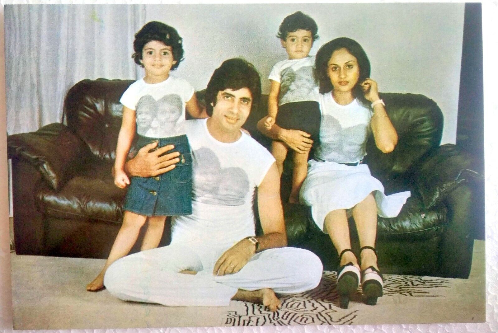 Bollywood Actor Amitabh Bachchan Jaya and family Unposted Postcard India Star