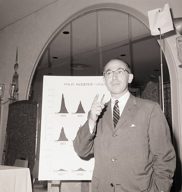 New York Dr Jonas Salk discoverer polio vaccine speaks a press- 1961 Old Photo 1