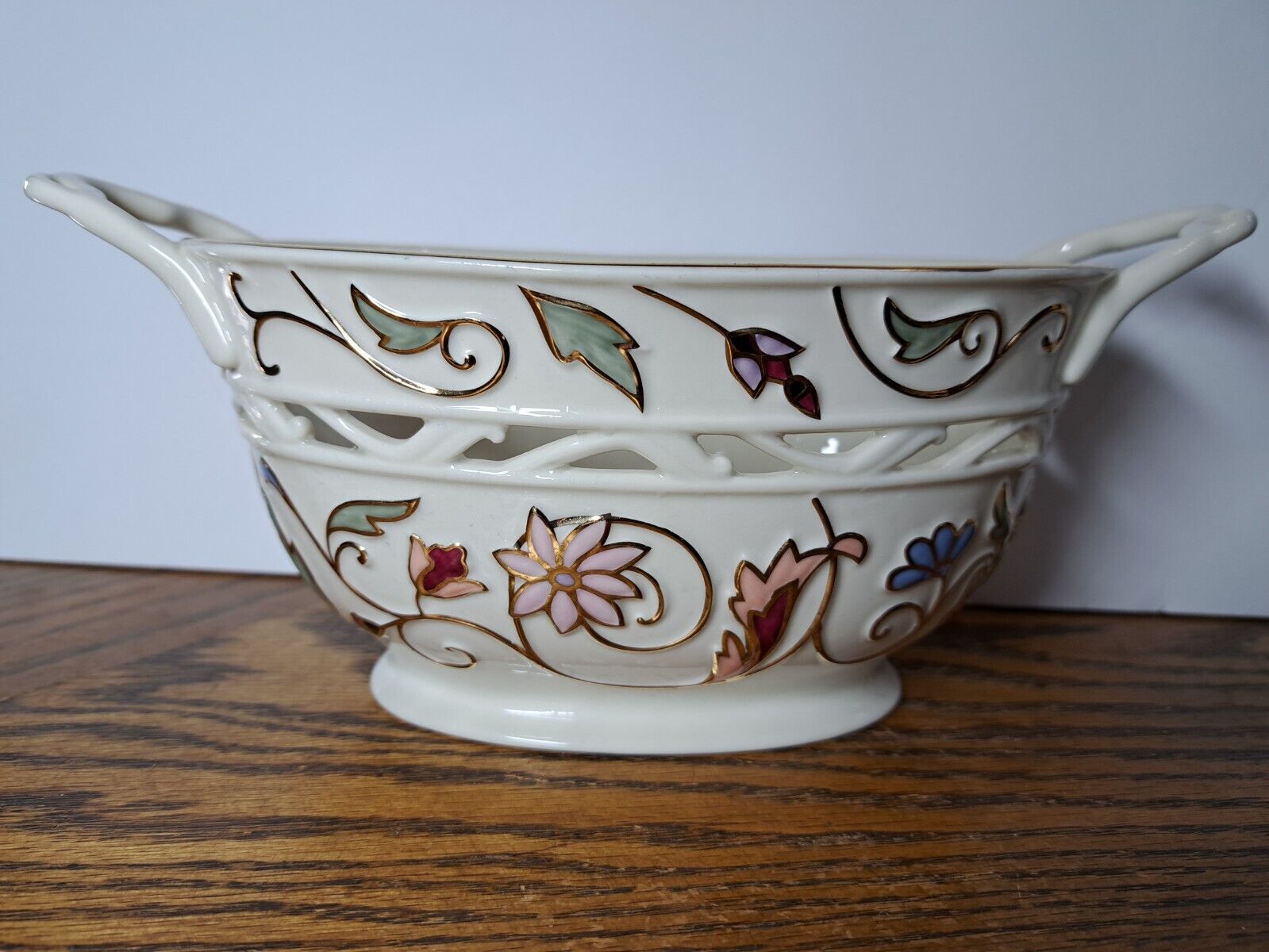 LENOX GILDED GARDEN BOWL WITH HANDLES 9.5'' L