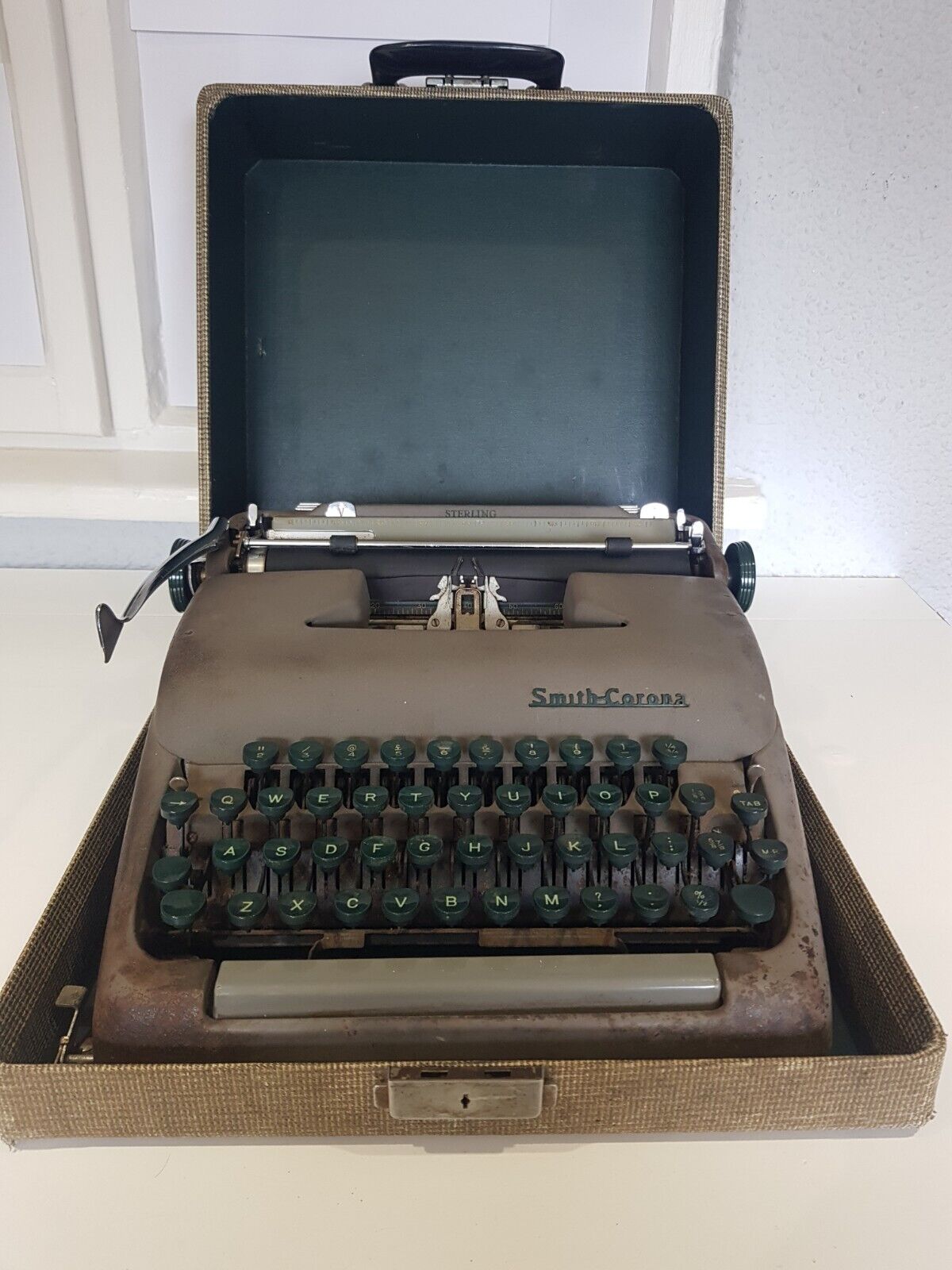 Vintage 1954 Smith Corona Type Writer with Carry Case