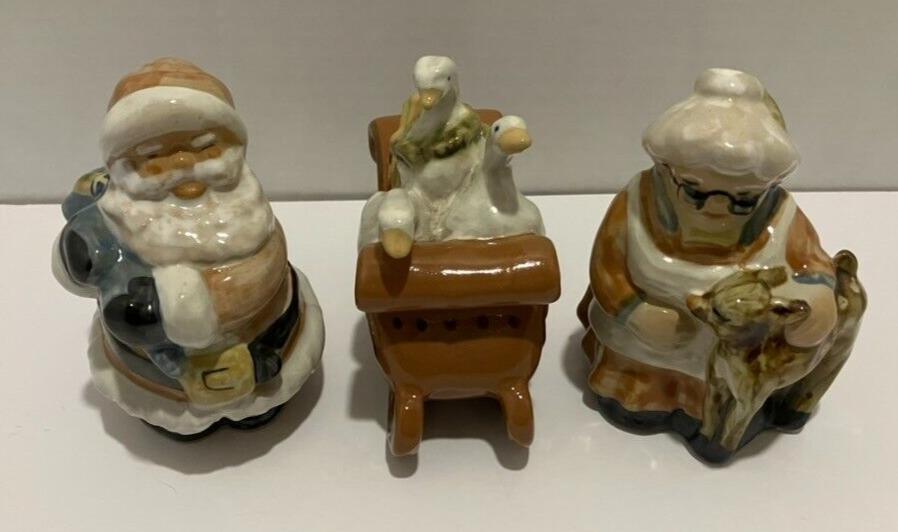 Louisville Stoneware Santa Mrs. Claus & Sleigh Geese Christmas Figurines 4.5 in.