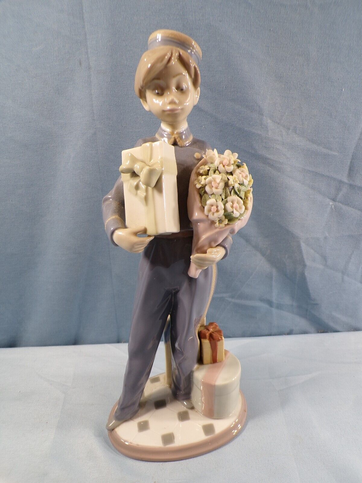 Lladro Porcelain Figurine #5783 Special Delivery 10 3/4\