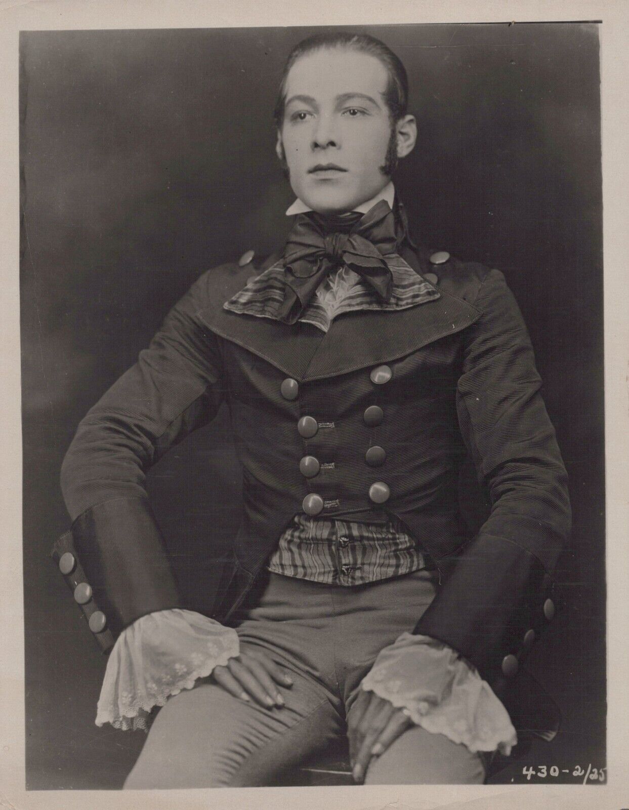 HOLLYWOOD GAY INTEREST Rudolph Valentino HANDSOME PORTRAIT 1930s Photo C23