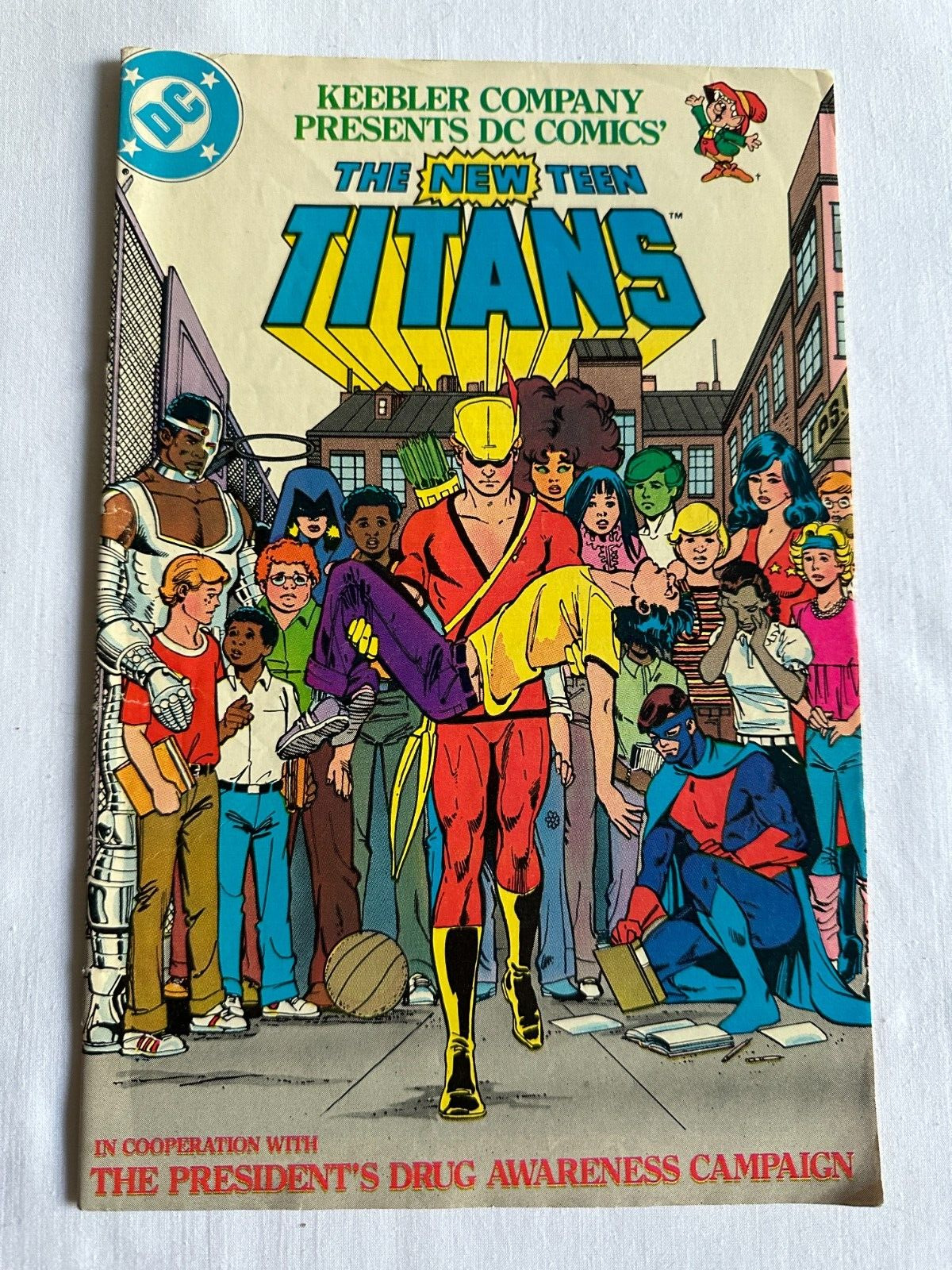 THE NEW TEEN TITANS KEEBLER COMPANY PRESENTS DC COMICS