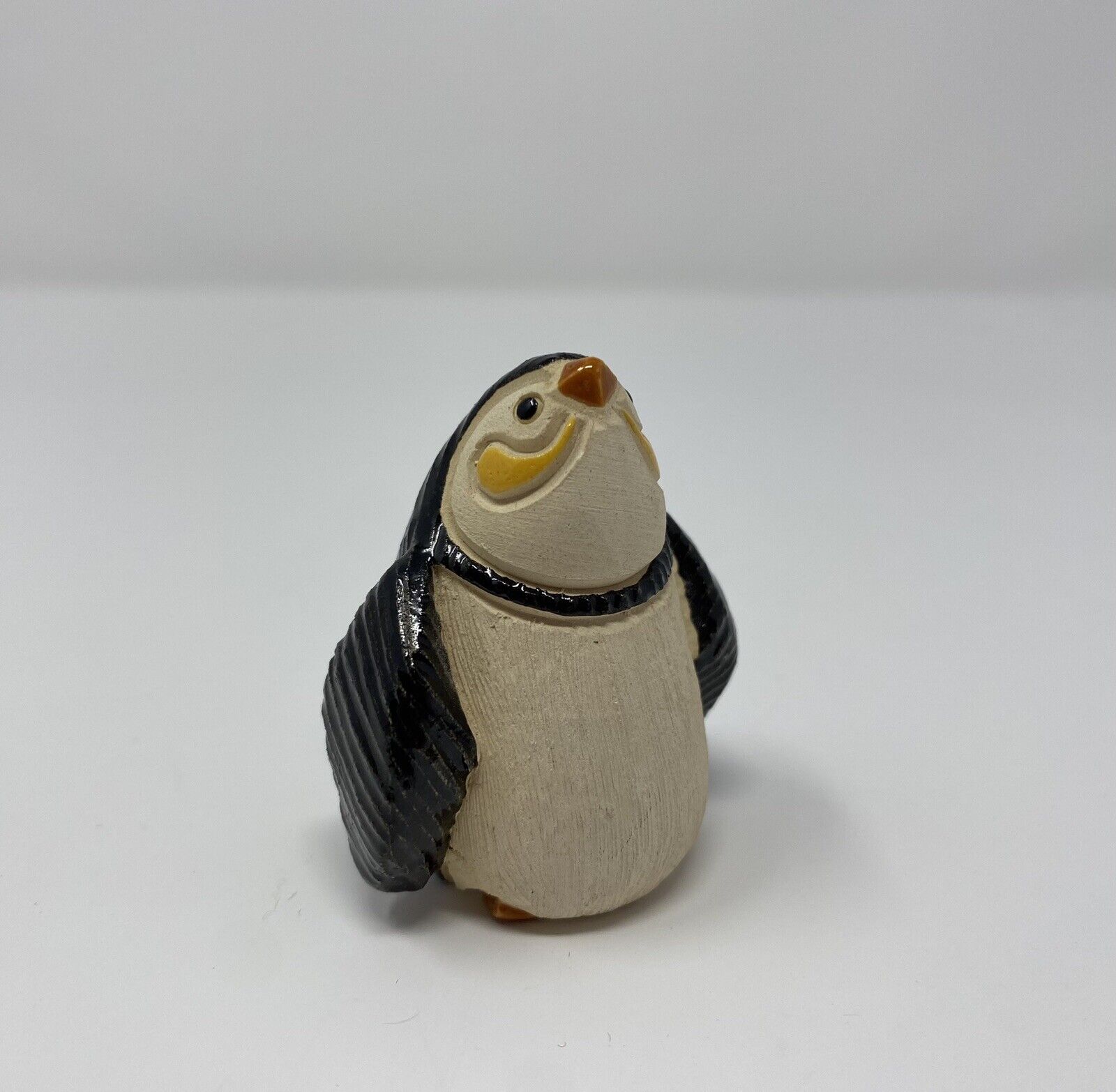 RETIRED DeRosa Artesania Rinconada Uruguay Baby Penguin Ceramic 2” Figurine