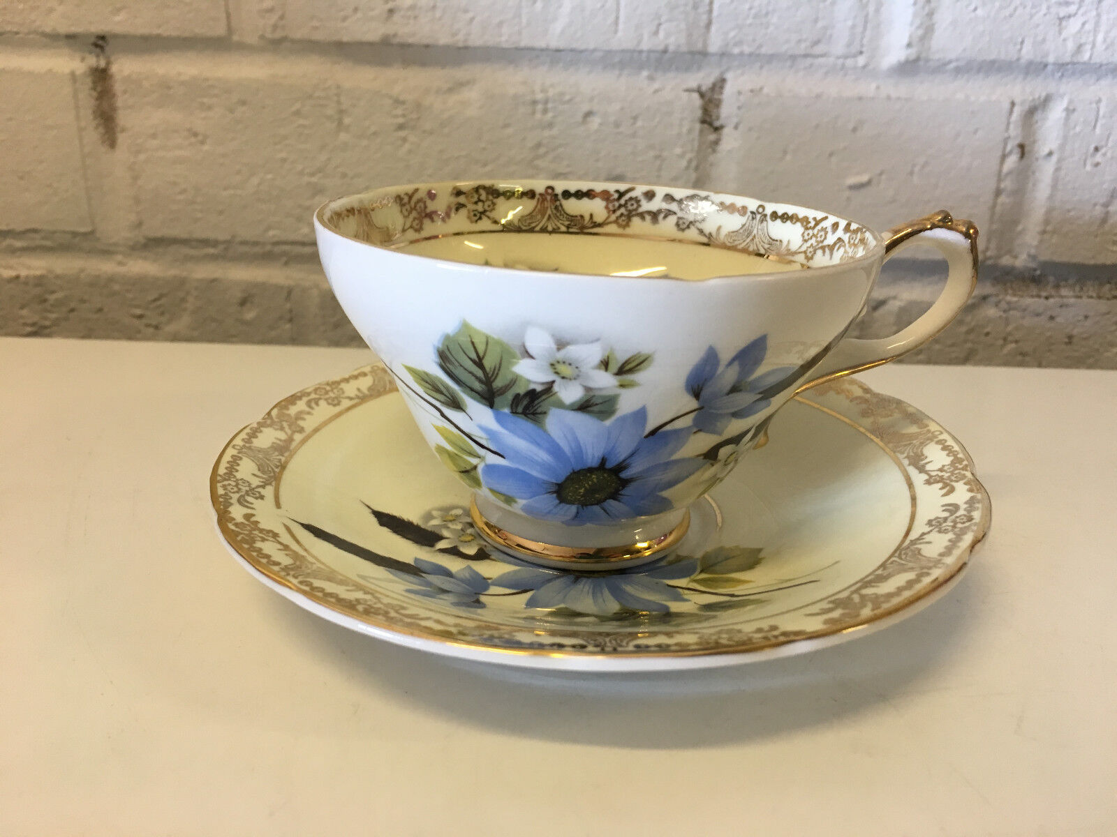 Vtg Royal Sutherland Staffordshire Porcelain Cup & Saucer w/ Flowers Decoration