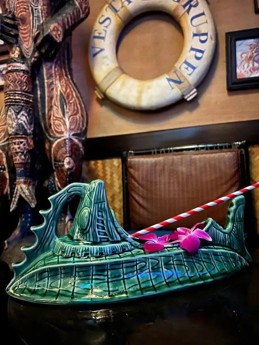 Disney Trader Sam’s Nautilus Mug 4th Edition GREEN Tiki Grog Grotto Polynesian