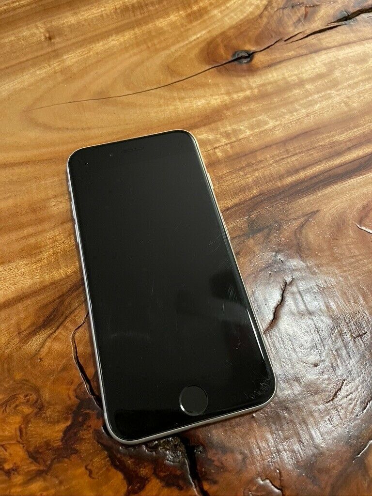 Apple iPhone SE 2nd Gen 2020 64GB White US Cellular (Unlocked)