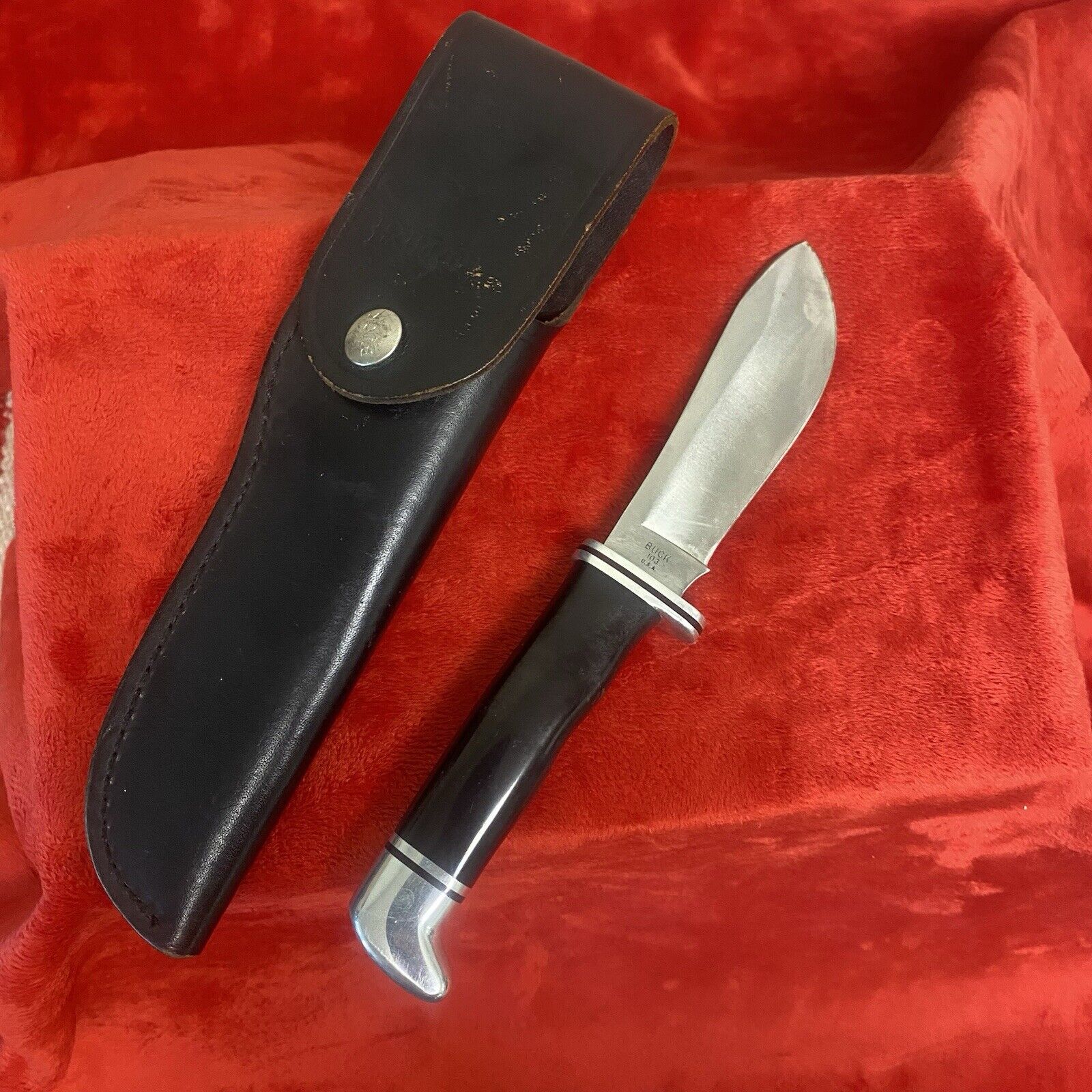 Vintage Buck USA Skinning #103 Hunting Knife Black Handle with Original Sheath