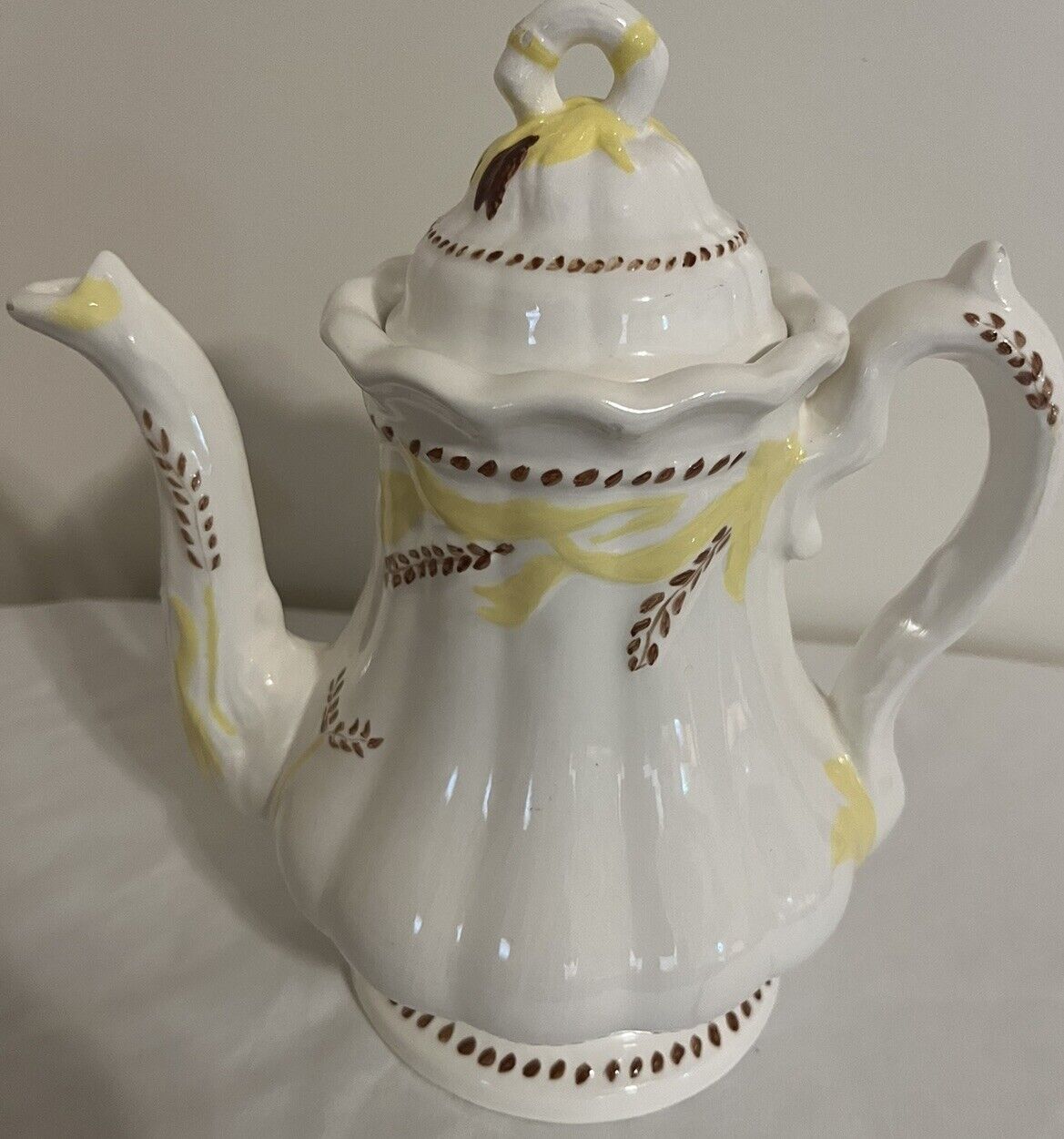 Vintage ceramic Tea Pot Wheat Details