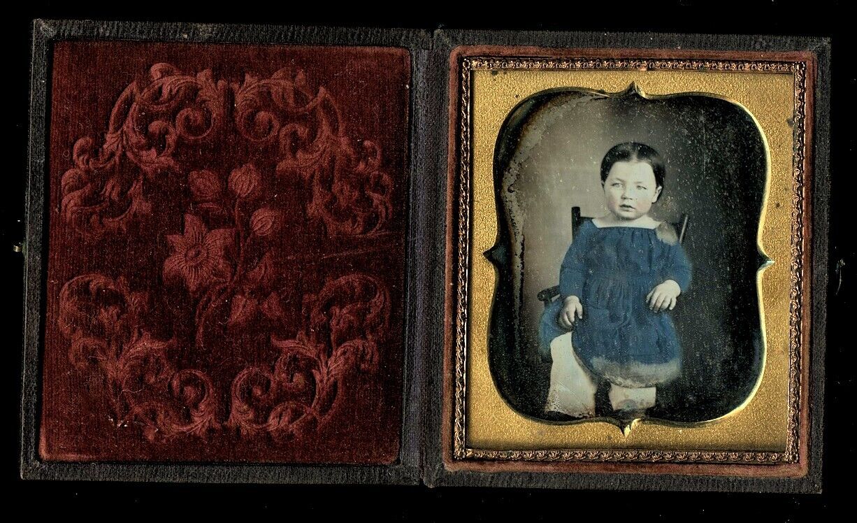1/6 Daguerreotype Little Girl in Tinted Blue Dress Sealed Full Case 1850s