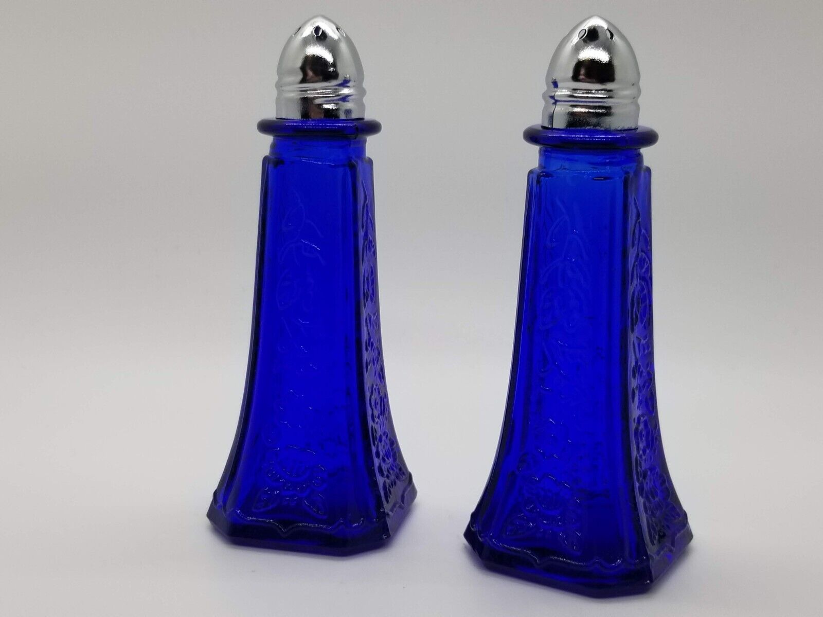  Vintage Cobalt Blue Depression Glass Salt And Pepper Shakers Silver Tone Tops